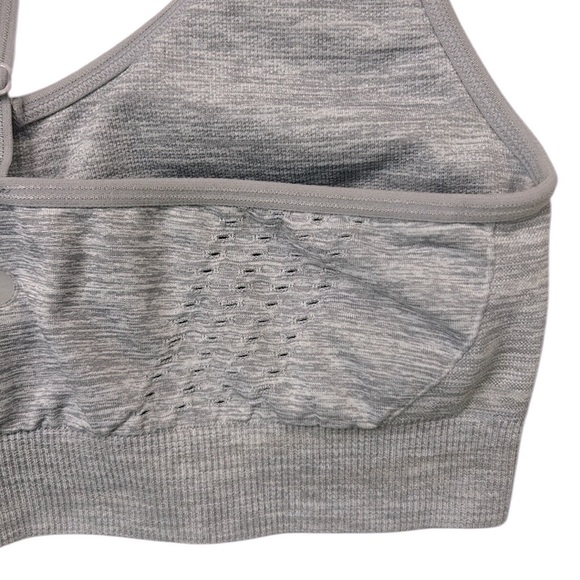 Yogalicious Size Medium Women’s Gray Lined Wireless Racer Back Sports Bra - Picture 5 of 11